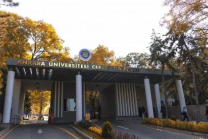 Ankara Üniversiteli öğrenciler, sıra arkadaşlarına yapılan saldırıları protesto etti: Eğitim ve yaşam hakkımızı gasp eden herkese karşı mücadele edeceğiz