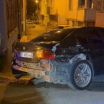 Bursa’yı birbirine kattı! Dur ihtarına uymadı, 3 araca çarptı, çareyi aracı bırakıp kaçmakta buldu