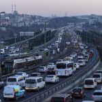 Ara tatil bitti, İstanbul’da trafik felç! Sabah saatlerinde yoğunluk %80’e ulaştı