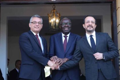 KKTC Cumhurbaşkanı Erhürman, GKRY Lideri Hristodulidis ile ara bölgede görüştü