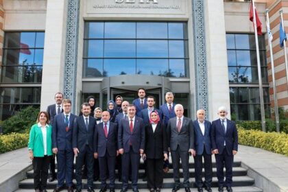 Cumhurbaşkanı Yardımcısı Yılmaz, Türkiye'de Değişen Nüfus ve Ailenin Geleceği sempozyumunda konuştu: