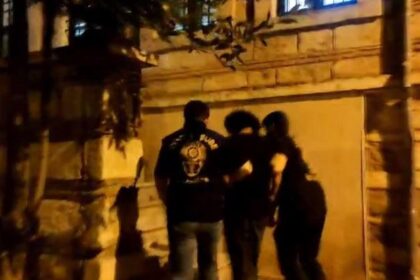 İkbal Uzuner’in mezarı başında uygunsuz hareketlerde bulunan şüphelilere soruşturma: 2 gözaltı