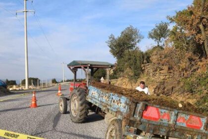 Dedesinin sürdüğü traktörden düşüp, tekerin altında kalan çocuk, hayatını kaybetti