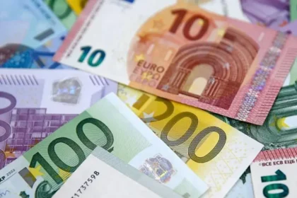 Euro Bölgesi üçüncü çeyrekte yüzde 0,2 büyüdü  | NTV Haber