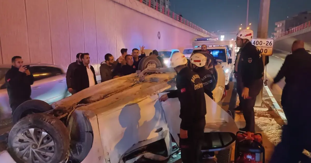 Ters dönen otomobilde baba ve 2 çocuğu yaralandı | NTV Haber