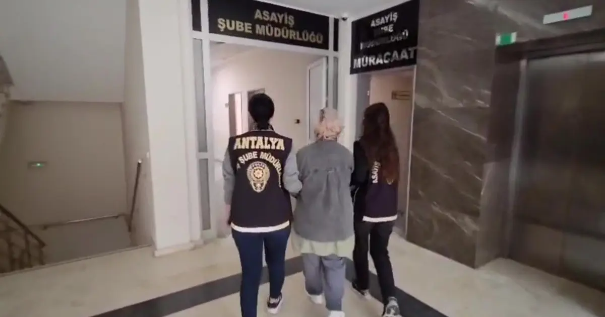 90 yıl hapis cezasıyla aranıyordu: 5 yıldır firari olan şahıs yakalandı | NTV Haber