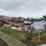 Mersin'de hortum evlere ve seralara zarar verdi | NTV Haber