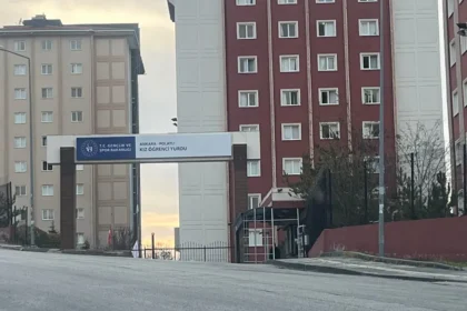 Üniversite öğrencisi yurdun dördüncü katından düştü | NTV Haber