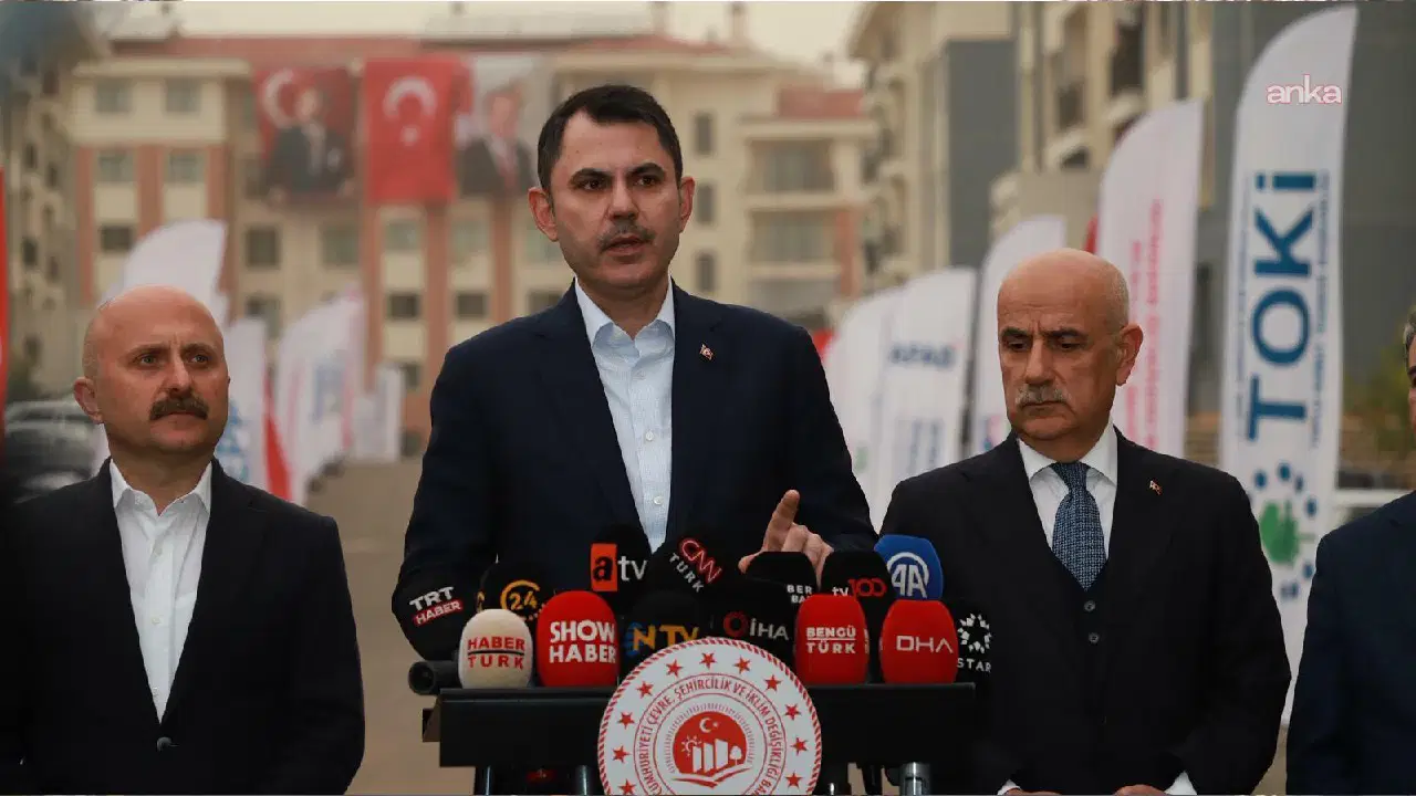 Konut teslimi öncesi sert söylem: Kurum, deprem politikalarına yönelik eleştirileri hedef aldı