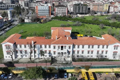 Balıklı Rum Hastanesi'ne operasyon: Profesör, eczacı ve tıbbi sekreter gözaltında | NTV Haber