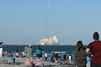 Uzaya ticari uçuş kapışması | Milyarderler rakip oldu, Musk'tan Bezos'a tebrik geldi | NTV Haber