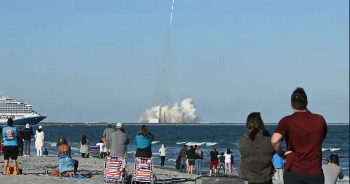 Uzaya ticari uçuş kapışması | Milyarderler rakip oldu, Musk'tan Bezos'a tebrik geldi | NTV Haber