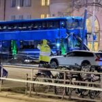 İsveç'in başkenti Stockholm'de otobüsün durağa çarpması sonucu 3 kişi öldü