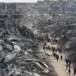 Gazze'de İsrail saldırılarında hasar gören 22 bina fırtınada çöktü. 18 kişi hayatını kaybetti