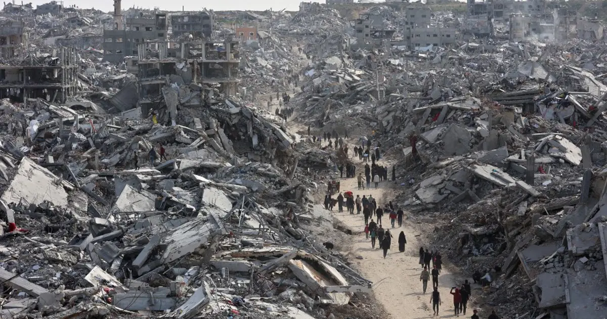 Gazze'de İsrail saldırılarında hasar gören 22 bina fırtınada çöktü. 18 kişi hayatını kaybetti