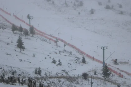 Uludağ ve Kartalkaya beyaza büründü | NTV Haber
