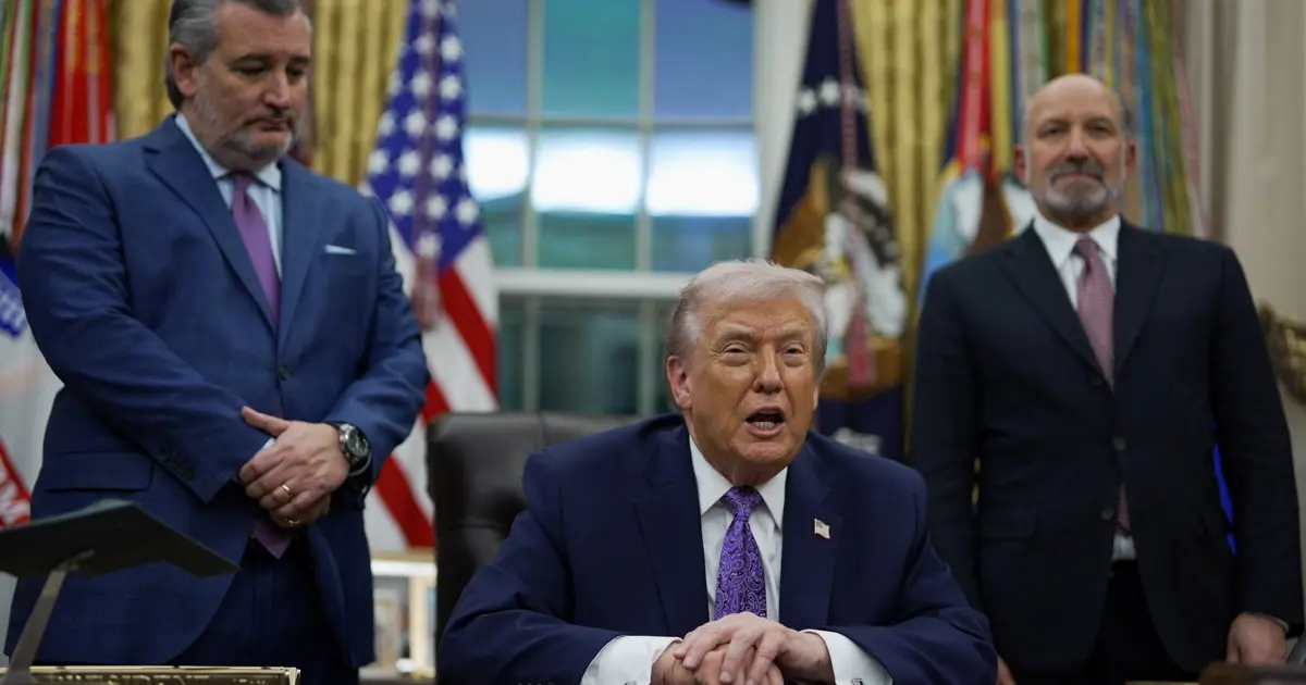 Trump Venezuela'yı yine tehdit etti. "Karadan saldırı yakında"