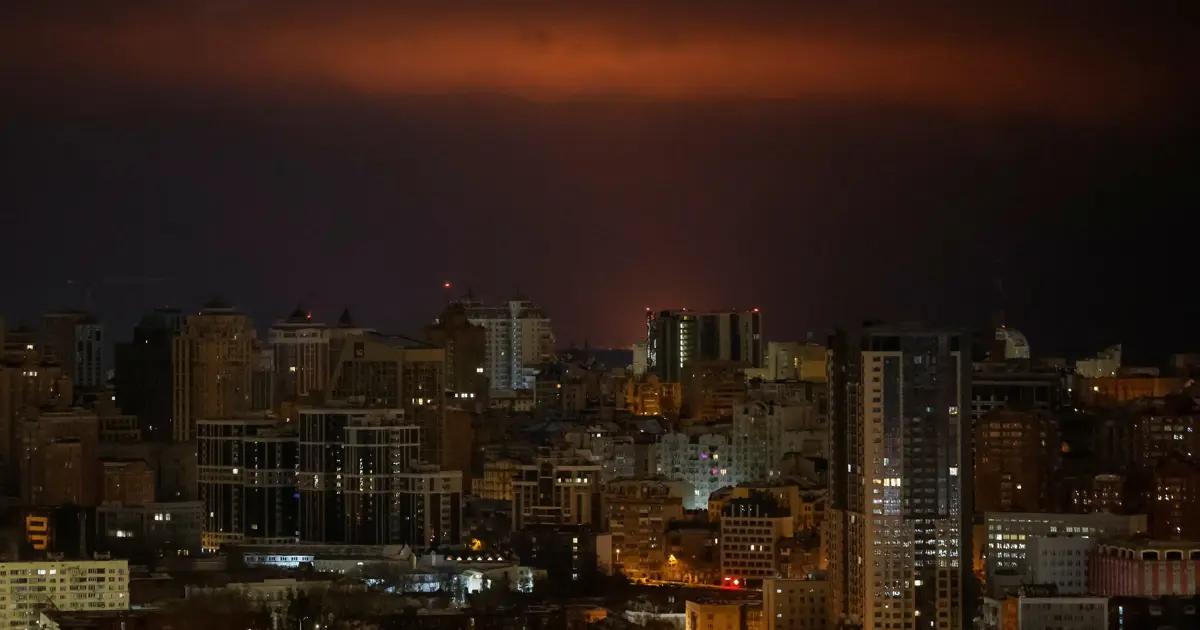 Rusya 10 saat aralıksız saldırdı, Kiev buz kesti