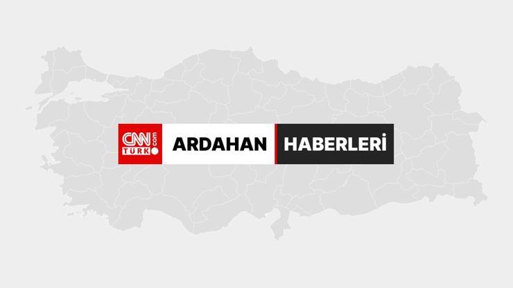 Ardahan-Dron sesinden tedirgin olan kızıl tilki, yuvasını terk etmedi