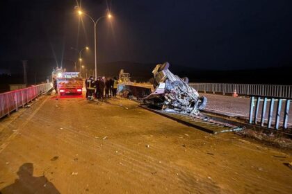 Afyonkarahisarda akılalmaz kaza: 1 ölü, 3 yaralı