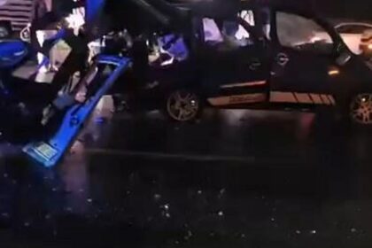 Başakşehir'de feci kaza! Zincirleme trafik kazasında 2 ölü, 6 yaralı - CNN TÜRK Son Haberler