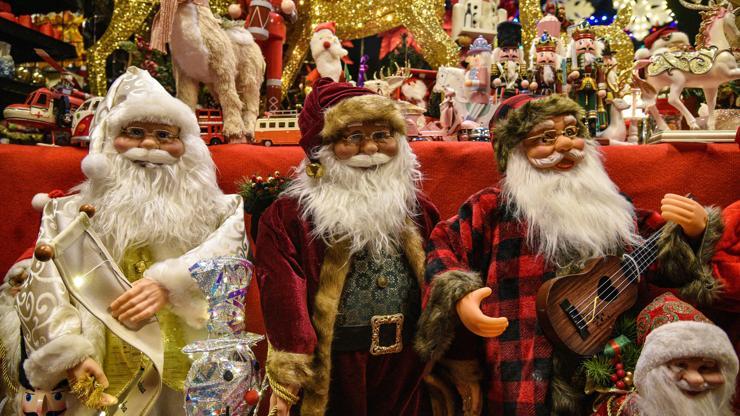 Yılbaşı kutlamasında, 'Noel Baba' kostümü ve sakalına ilgi