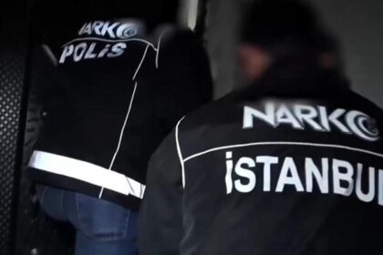 İstanbul ve İzmir'de yaklaşık 7 milyon uyuşturucu hap ele geçirildi