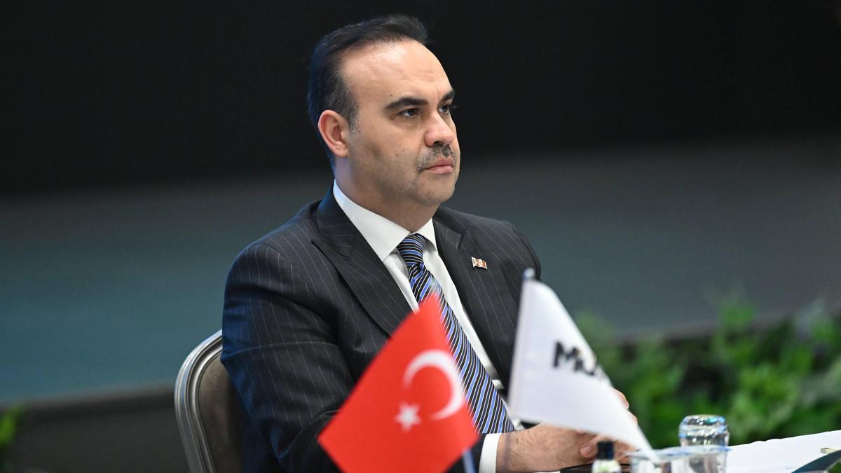 Bakan Kacır açıkladı: Mevcut OSBlerin 11 katı büyüklüğündeki alanlara mega endüstriyel bölgeler inşa edilecek - Son Dakika Ekonomi Haberleri | Video