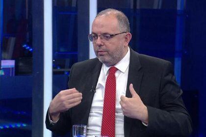 Erhan Afyoncu: Dünya, savaş hazırlığı dönemine geçti