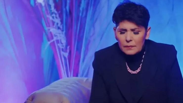 Cansever hastalığını paylaştı: Dualarınızı bekliyorum