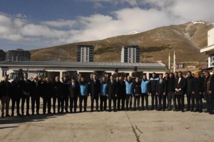 Bitlis’te karla mücadele ekipleri kışa hazır