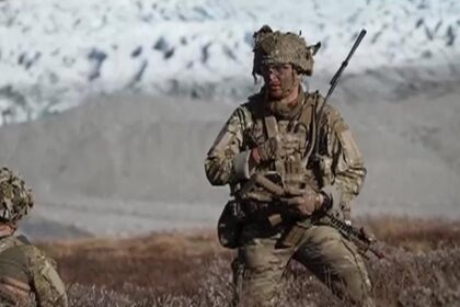 Grönland için buz gibi savaş