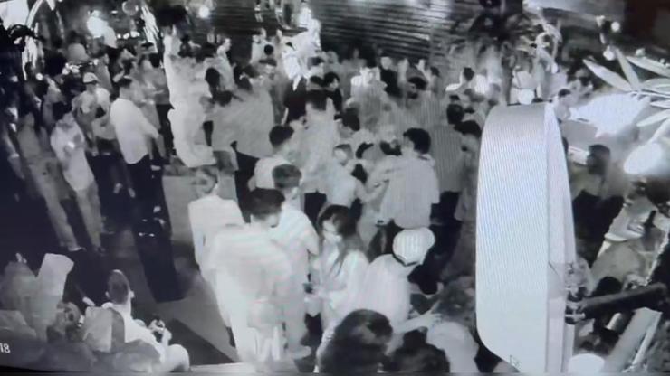 Eğlence mekanında kanlı gece: Kafa attı, boğazını kesti