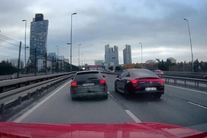 Saniye saniye dehşet: Ölüme makas Araç alev aldı, motor yola fırladı