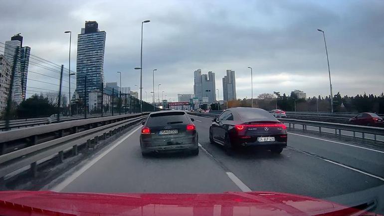 Saniye saniye dehşet: Ölüme makas Araç alev aldı, motor yola fırladı