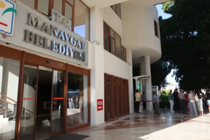 Manavgat Belediyesine yönelik soruşturmada 3 kişi tutuklandı | NTV Haber