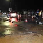 Bodrum'da içme suyu hattı patladı, yol çöktü | NTV Haber