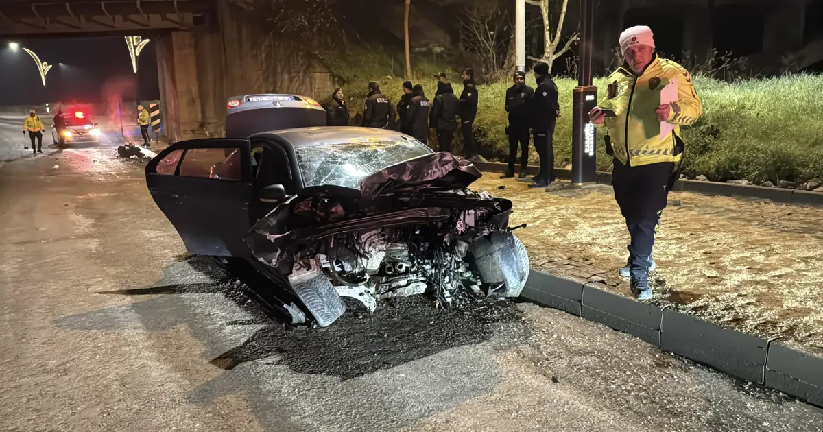 Polisten kaçtı, kaldırıma çarptı. 2 yaralı | NTV Haber