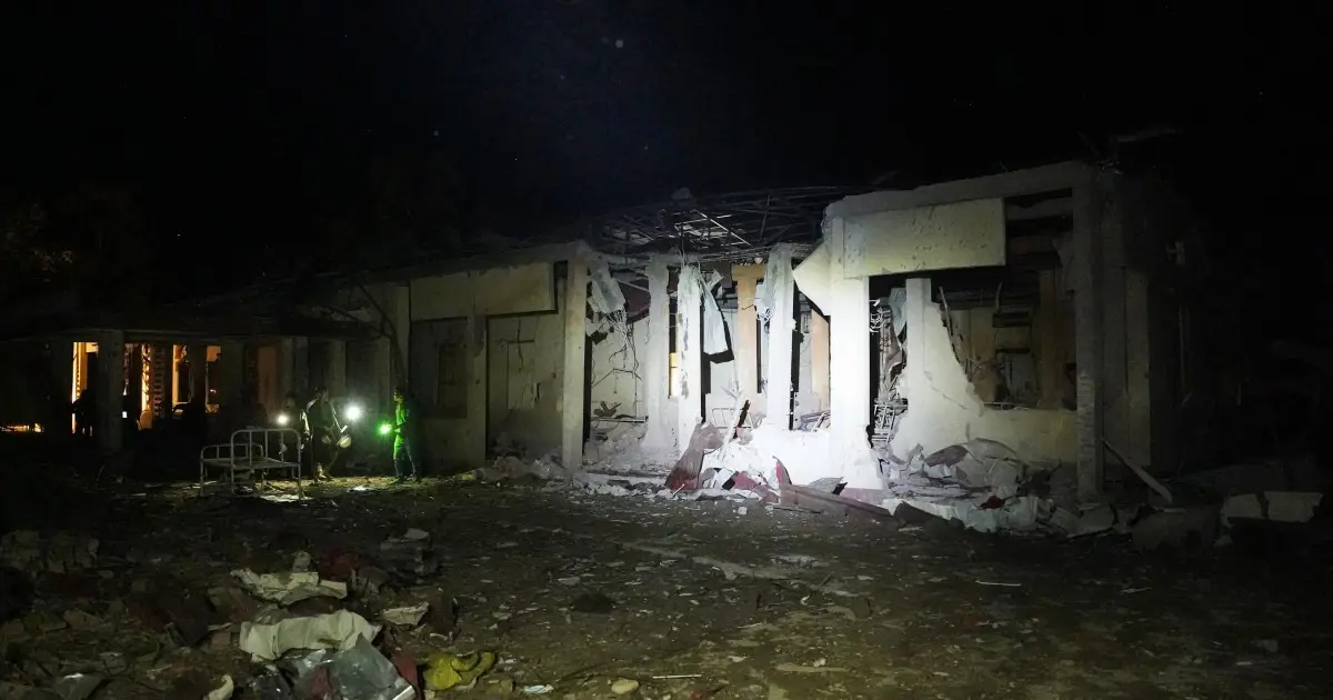 Myanmar'da cunta hastaneyi bombaladı, 31 kişi öldü