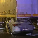 Tıra arkadan çarpan araçta 2 kişi öldü | NTV Haber