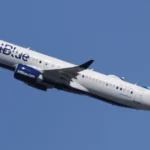 Yolcu uçağı, ABD savaş uçağı ile çarpışmaktan son anda kurtuldu | NTV Haber