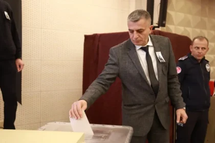 Gülşah Durbay'ın vefatının ardından Şehzadeler'in yeni belediye başkanı Hakan Şimşek oldu | NTV Haber