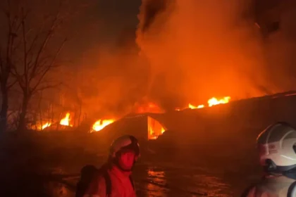 Esenyurt'ta korkutan fabrika yangını  | NTV Haber
