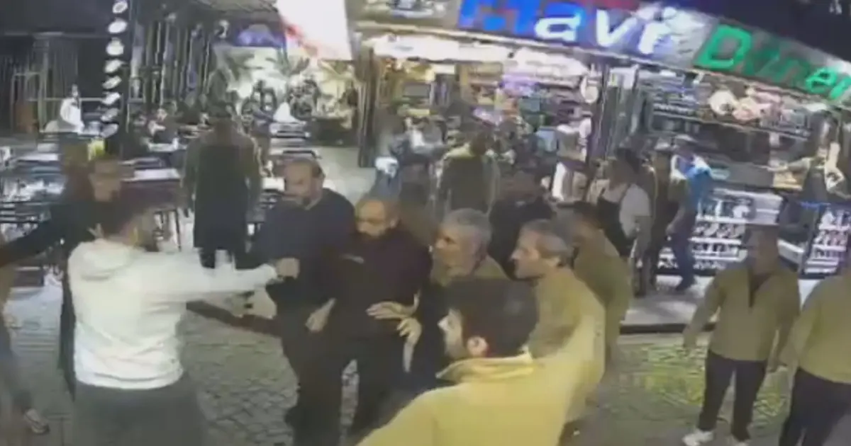 Fatih'te esnaflar arasındaki kavga. 2 kişi gözaltına alındı | NTV Haber