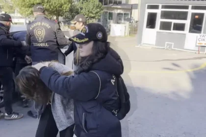 İstanbul'da suç örgütlerine operasyon. İki kadın tetikçi de yakalandı | NTV Haber