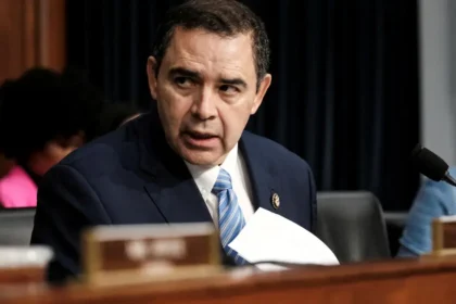 Trump, Azerbaycan davasında Demokrat vekile af çıkardı, destek alamadı