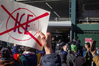 ABD'ye gitmek isteyen turistler 5 yıllık sosyal medya verilerini paylaşacak