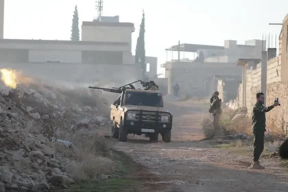 Suriye ordusu ile YPG/PKK arasında Halep'te çatışma çıktı