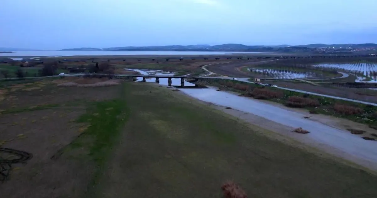 Büyükçekmece Gölü alarm veriyor. Doluluk oranı yüzde 14'e düştü | NTV Haber