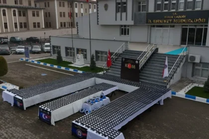 İki yıl boyunca adım adım takip edildiler. Yolcu otobüsünü cephaneliğe çevirmişler | NTV Haber